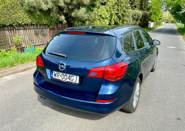 Opel Astra cena 27900 przebieg: 230000, rok produkcji 2011 z Radom małe 352